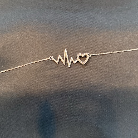 💝Diamond Heartbeat & Heart Outline Necklace - Picture 8 of 10